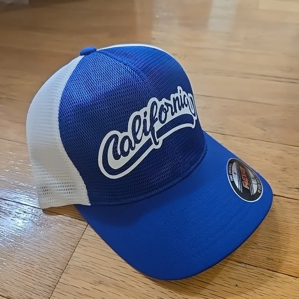 NWT FLEXFIT "California" Baseball Cap - Picture 4 of 8